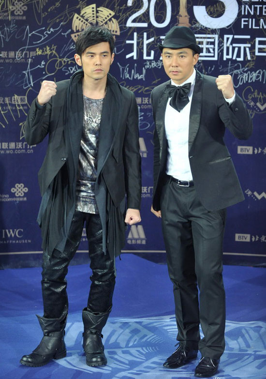 引入一名在 引入一名在